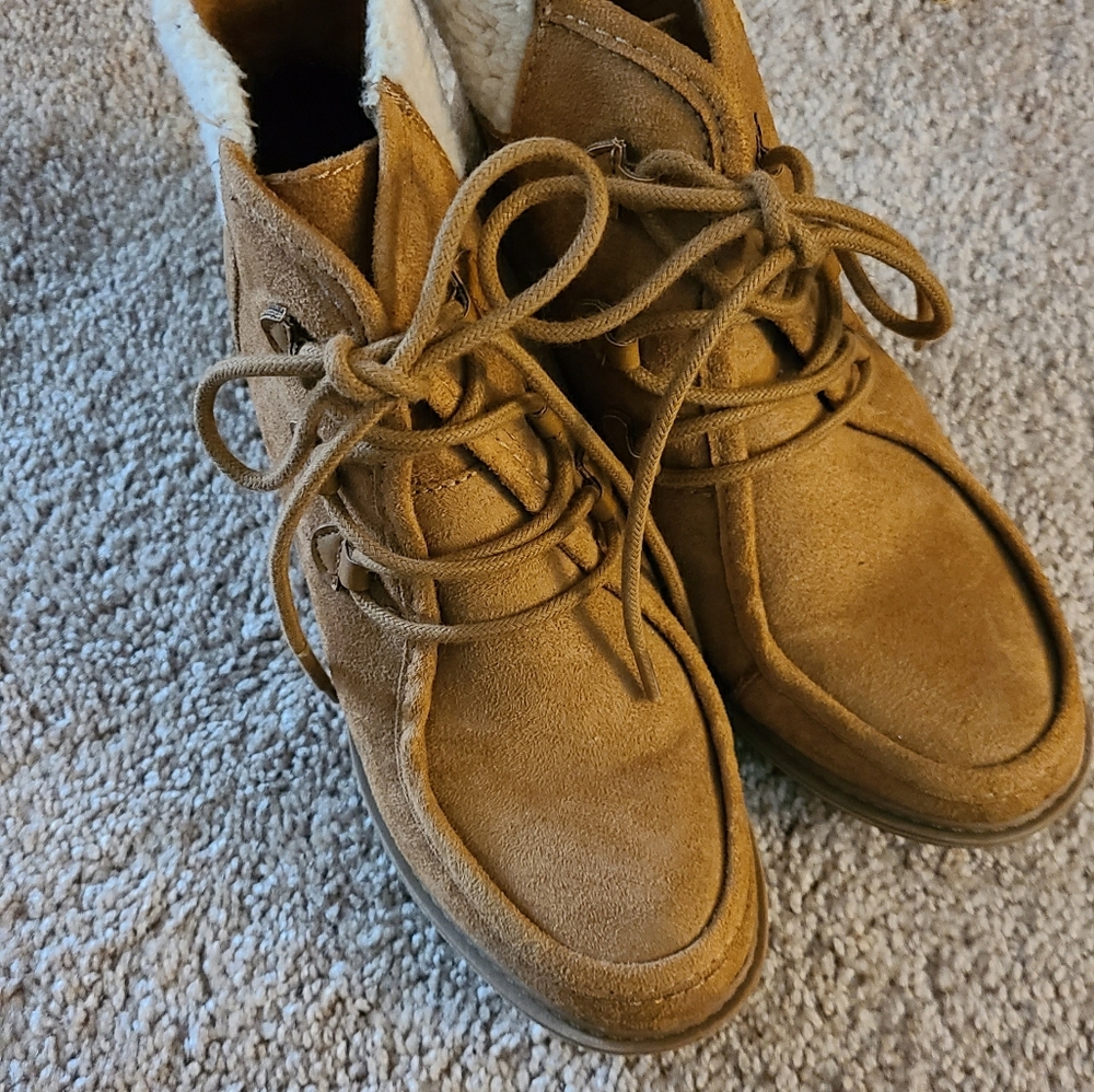 Mad Love Suede Booties sz. 7